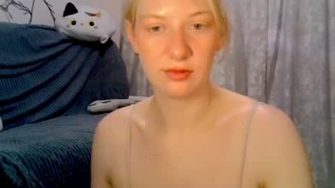 Snapshot of earn_my_lily chatting on July 2026 04:13:01 PM Lily online show from July 2026 04:13:01 PM