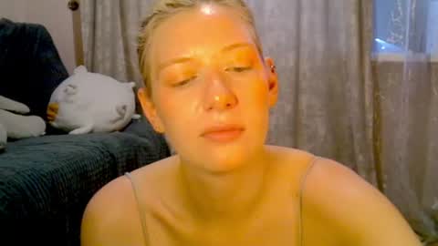 Snapshot of earn_my_lily chatting on July 2026 10:32:01 AM Lily online show from July 2026 10:32:01 AM
