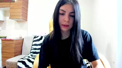Snapshot of earthadobb chatting on July 2026 07:25:01 AM Emma online show from July 2026 07:25:01 AM