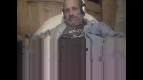 Snapshot of easye4015 chatting on January 2025 10:17:01 AM Easye online show from January 2025 10:17:01 AM