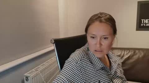 Nadia Ferreira  online show from June 2026 09:15:01 PM