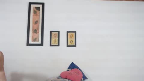 Laraand Drake online show from March 2025 12:22:01 PM