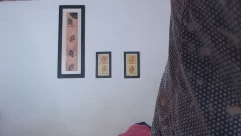 Laraand Drake online show from October 2025 06:19:01 AM