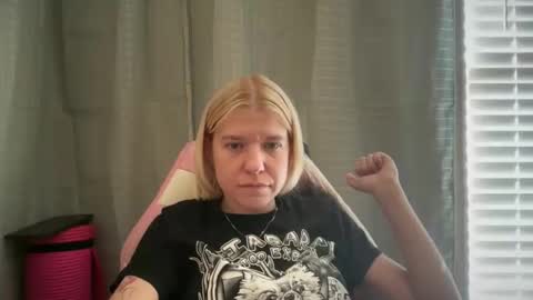 americnbarbie online show from November 2025 06:01:02 PM