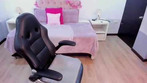 ebony_fantasy2 online show from November 2025 11:32:01 AM