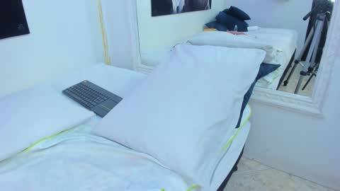 Snapshot of ebony_katterin chatting on December 2024 10:45:01 PM ebony_katterin online show from December 2024 10:45:01 PM