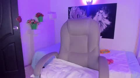 Snapshot of ebony_katterin chatting on January 2025 07:39:02 PM ebony_katterin online show from January 2025 07:39:02 PM