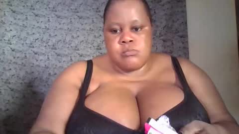 Snapshot of ebony_magixs chatting on September 2025 07:14:02 PM ebony_magixs online show from September 2025 07:14:02 PM