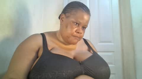 Snapshot of ebony_magixs chatting on September 2025 10:24:02 PM ebony_magixs online show from September 2025 10:24:02 PM