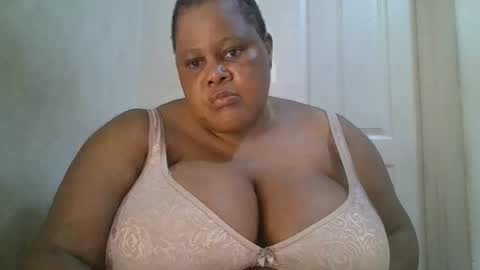 Snapshot of ebony_magixs chatting on September 2025 06:57:01 PM ebony_magixs online show from September 2025 06:57:01 PM