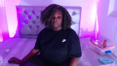 LINA  online show from October 2025 03:15:02 AM