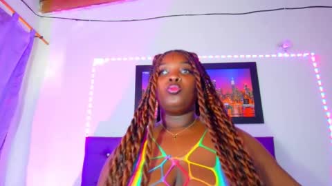 LINA  online show from November 2025 07:13:01 PM