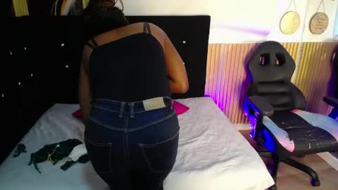 Snapshot of ebony_rizon chatting on June 2026 01:13:01 PM ebony_rizon online show from June 2026 01:13:01 PM