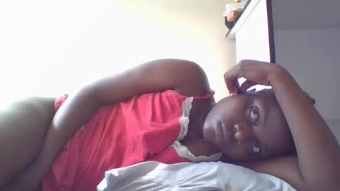 Snapshot of ebony_tasha chatting on April 2026 05:21:02 AM tasha online show from April 2026 05:21:02 AM