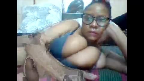 Snapshot of ebonybussy chatting on February 2025 11:38:02 AM MAMITO online show from February 2025 11:38:02 AM