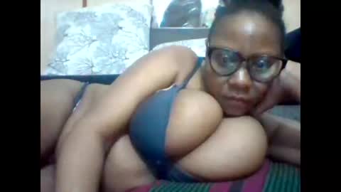 Snapshot of ebonybussy chatting on February 2025 02:54:02 PM MAMITO online show from February 2025 02:54:02 PM