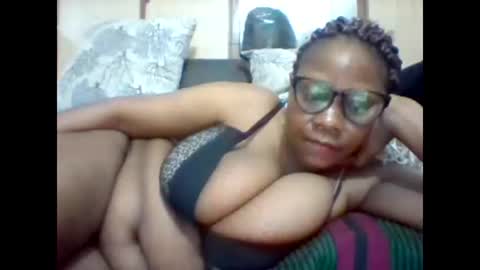 Snapshot of ebonybussy chatting on March 2025 11:06:02 AM MAMITO online show from March 2025 11:06:02 AM