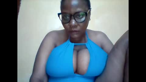 Snapshot of ebonybussy chatting on September 2025 08:51:02 AM MAMITO online show from September 2025 08:51:02 AM