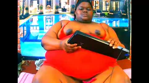 ebonyhotbuns4u2luv online show from April 2026 07:10:01 PM