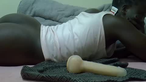 Snapshot of ebonyliliana chatting on January 2025 07:18:01 PM ebonyliliana online show from January 2025 07:18:01 PM
