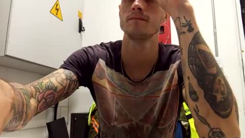 Snapshot of ed_big_cock chatting on March 2025 01:15:02 PM Edd Gallego online show from March 2025 01:15:02 PM