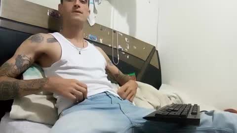 Snapshot of ed_big_cock chatting on October 2025 06:08:02 PM Edd Gallego online show from October 2025 06:08:02 PM