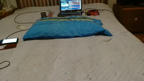 eddy_1968 online show from December 2025 05:10:02 PM