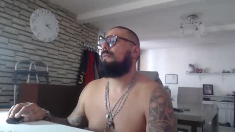 edgarram83 online show from October 2025 08:17:02 PM