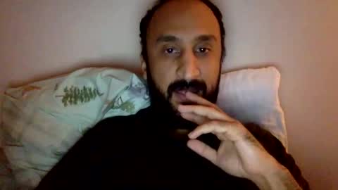 edgeuk1 online show from November 2025 10:00:02 PM