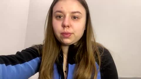 Snapshot of edina77 chatting on March 2026 10:44:02 AM Edina online show from March 2026 10:44:02 AM