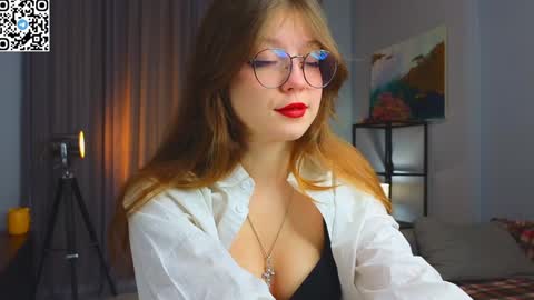Snapshot of edithbrucker chatting on February 2025 03:00:02 AM Im Sally Im new here lets meet online show from February 2025 03:00:02 AM