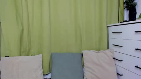 Snapshot of edna_dana chatting on December 2025 09:34:02 PM Edna online show from December 2025 09:34:02 PM