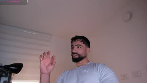 Snapshot of edrick_walton chatting on October 2025 02:40:02 PM edrick online show from October 2025 02:40:02 PM