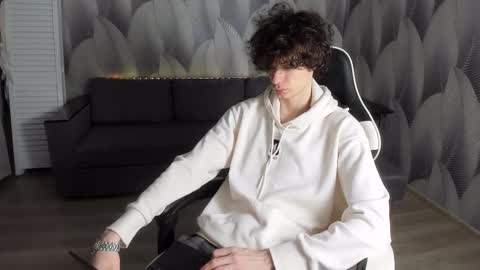 Snapshot of edvardblare chatting on September 2025 07:37:01 PM edvardblare online show from September 2025 07:37:01 PM