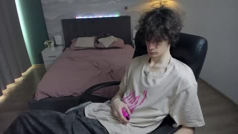 Snapshot of edvardblare chatting on September 2025 10:42:02 AM edvardblare online show from September 2025 10:42:02 AM