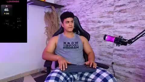 EDWARD CLARCK online show from January 2026 01:00:02 AM