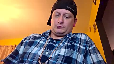 edwardaims_2please online show from October 2025 01:17:02 AM