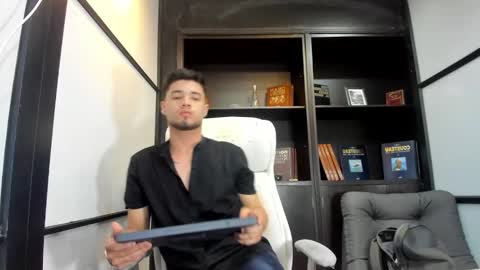 Edward Ross online show from March 2025 07:38:01 PM