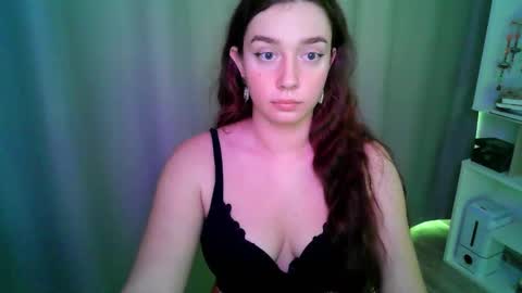 effie_balconii online show from September 2025 12:39:01 PM