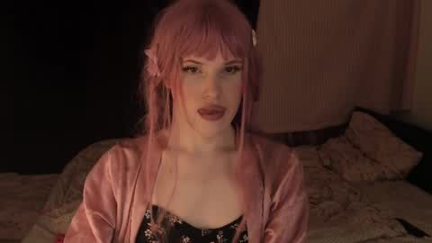 Effie Mur online show from December 2024 07:00:02 PM