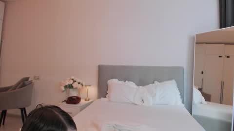 Effie Mur online show from November 2025 05:57:01 AM