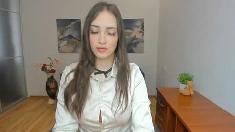 Effy Royse online show from June 2026 05:33:02 AM