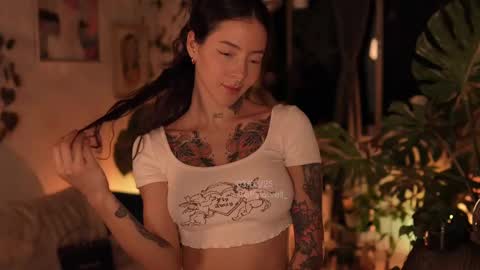 Effy online show from March 2025 01:23:01 AM