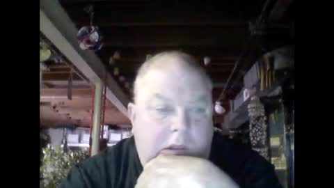 Snapshot of efriff chatting on April 2026 12:46:01 PM efriff online show from April 2026 12:46:01 PM