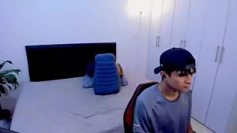 eiden_allenx1 online show from January 2025 01:32:01 PM