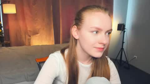 Snapshot of eilenerihner chatting on June 2026 07:23:01 AM Eile online show from June 2026 07:23:01 AM