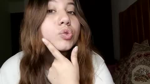 EIMY   MODEL INDEPENDENT online show from January 2025 06:09:02 AM