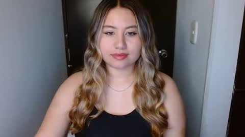 Snapshot of eimy_collin chatting on April 2026 06:05:02 AM EIMY MODEL INDEPENDENT online show from April 2026 06:05:02 AM