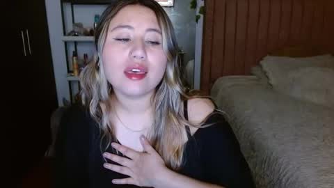 Snapshot of eimy_collin chatting on April 2026 05:38:01 AM EIMY MODEL INDEPENDENT online show from April 2026 05:38:01 AM