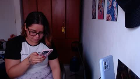 eimy_saenzz online show from April 2026 06:35:01 PM